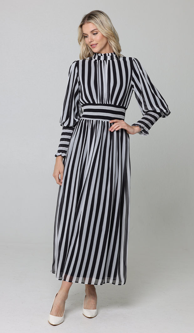 Robe longue modeste rayée à taille élastique Anisa - Noir et blanc