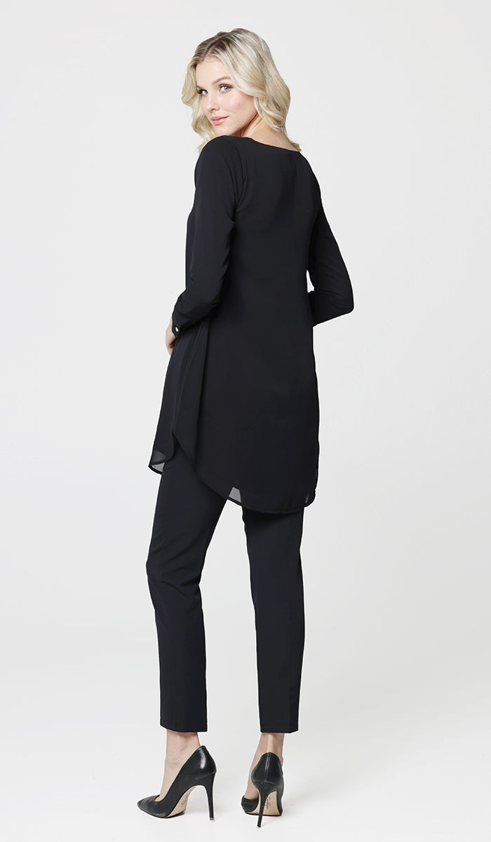 Back view of modest Baraka tunic in Black. 