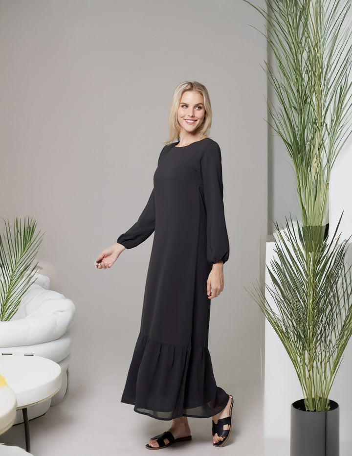 Robe longue longue modeste en mousseline de soie smockée Nadia - Noir