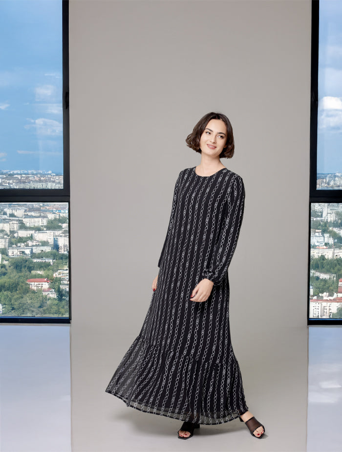 Robe longue longue modeste en mousseline de soie smockée Nadia - Noir