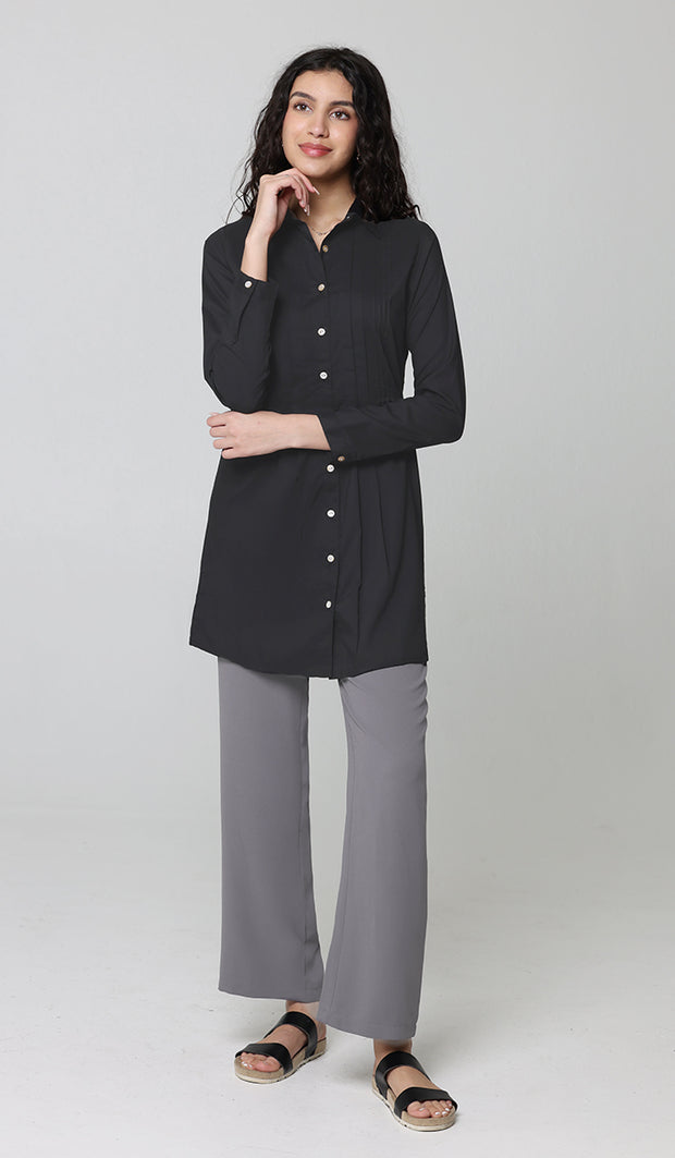 Robe tunique boutonnée plissée Hanane principalement en coton - Noir - PRÉCOMMANDE (expédiée dans 2 semaines)