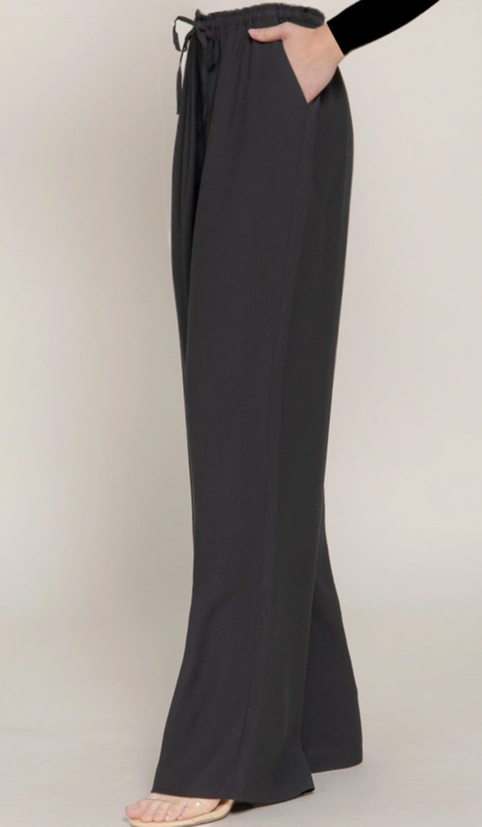 Lina Flowy Everyday Pants - Black