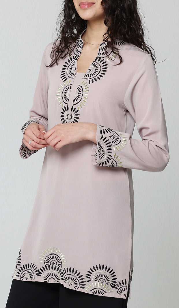 Maha Gold Embellished Long Modest Tunic - Blush - PRÉCOMMANDE (expédié dans 2 semaines)