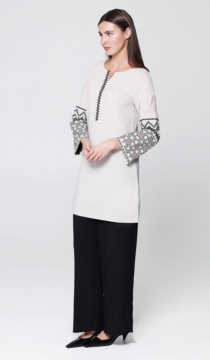 Tunique longue et modeste de tous les jours Parisa Mostly Cotton - Charbon - PRÉCOMMANDE (expédiée dans 2 semaines)