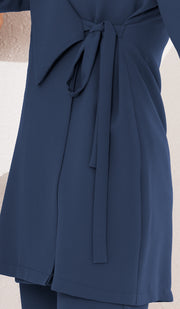 Veste portefeuille légère longue et confortable Abeer - Marina Blue