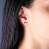 Hena Boucles d'oreilles minimalistes en argent sterling avec croissant de lune multicolore - Doré
