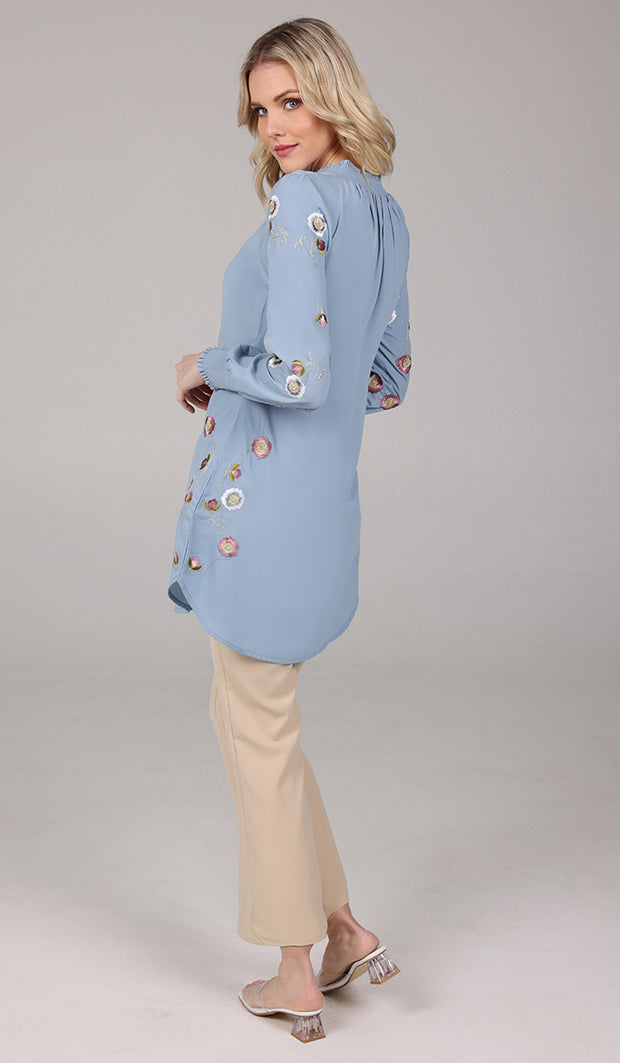 Tunique formelle longue et modeste brodée Iman - Bleu poudre