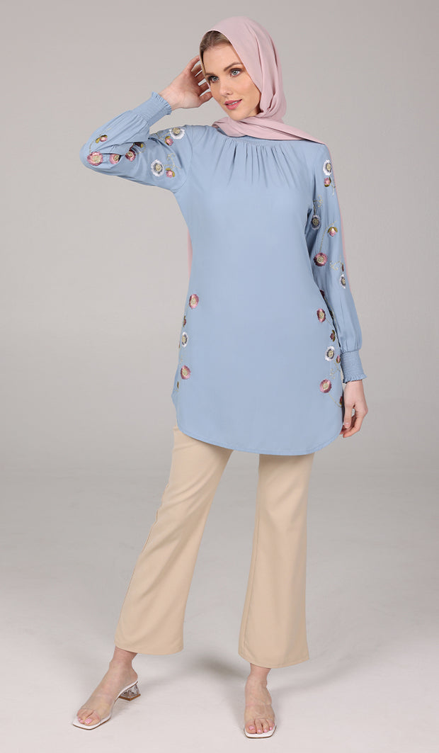Tunique formelle longue et modeste brodée Iman - Bleu poudre