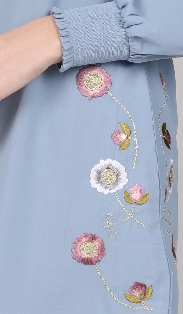 Tunique formelle longue et modeste brodée Iman - Bleu poudre