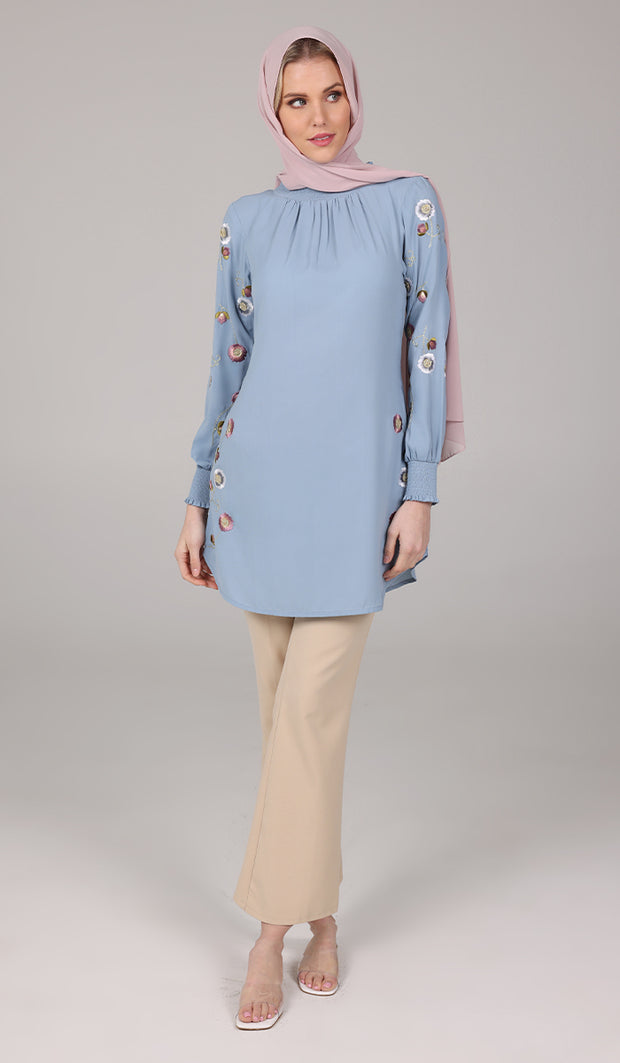 Tunique formelle longue et modeste brodée Iman - Bleu poudre