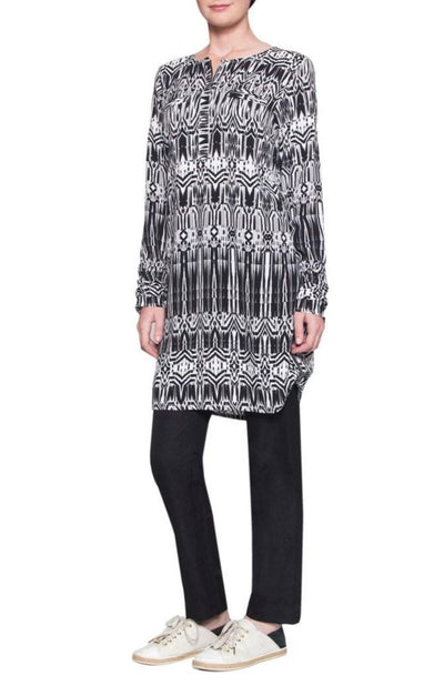 Leslie Roll Hem Ikat Print Long Tunic  - Black/White - ARTIZARA.COM