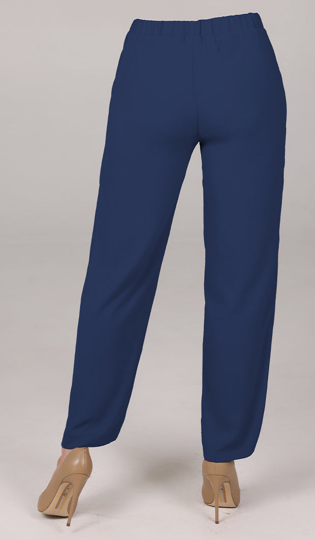 Pantalon Sakinah ample à taille extensible et jambe fuselée - Bleu Marina